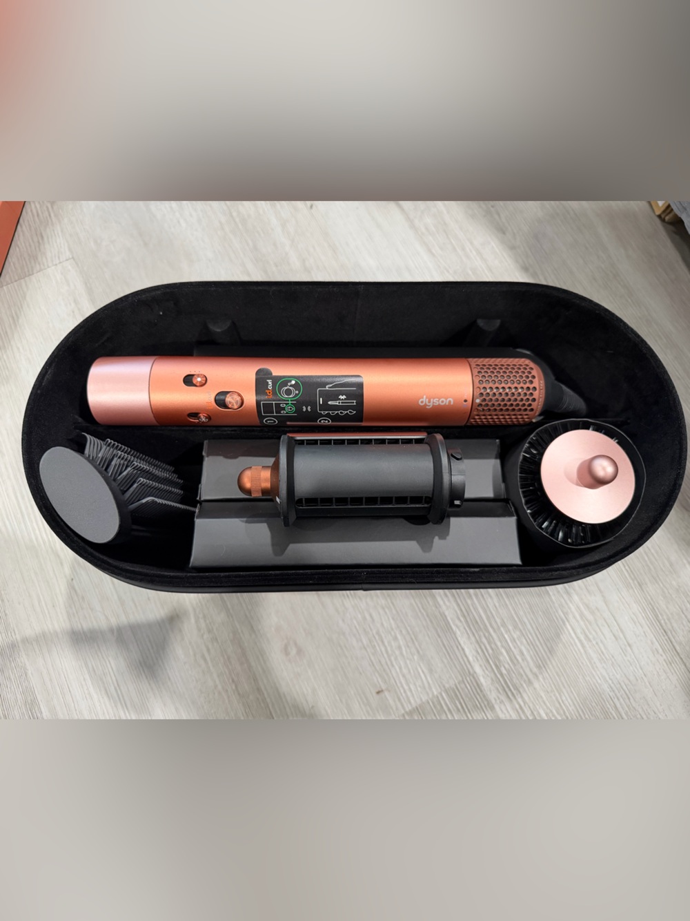 Dyson Airwrap i.d.™Multi-Styler in Amber Silk w/all attachments GENUINE USED!